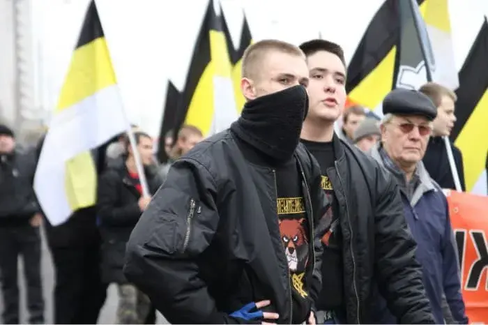 В Саратове студенты к Дню Победы поздравляют солдат вермахта