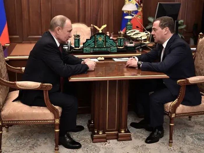 Почему правительство РФ ушло в отставку